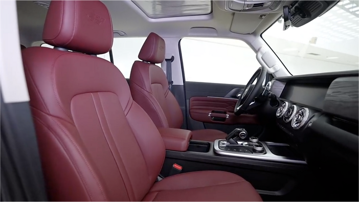 Tank 330 interior Tank 330 interior