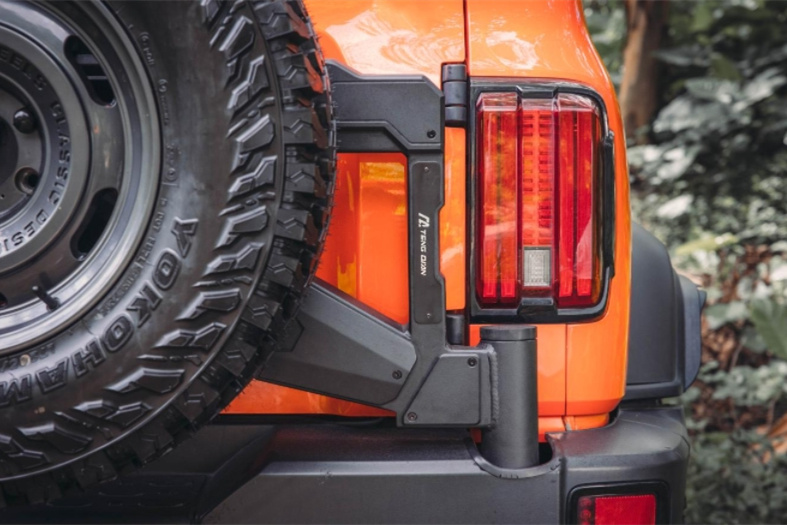 GWM Tank 300 Hinged Spare Tire Carrier Hangzhou Green4x4 GWM Tank 300 Hinged Spare Tire Carrier Hangzhou Green4x4