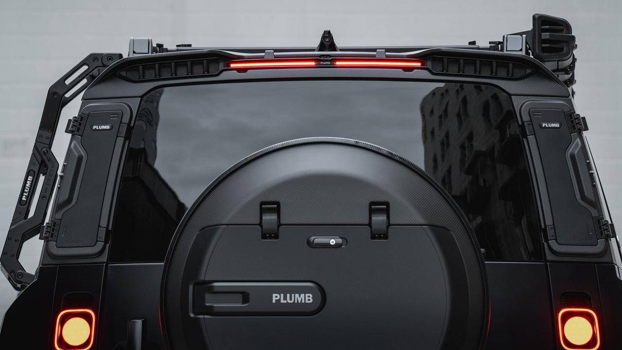 PLUMB Carbon Fiber Rear Spoiler for new Land Rover Defender 90 110 130.jpg