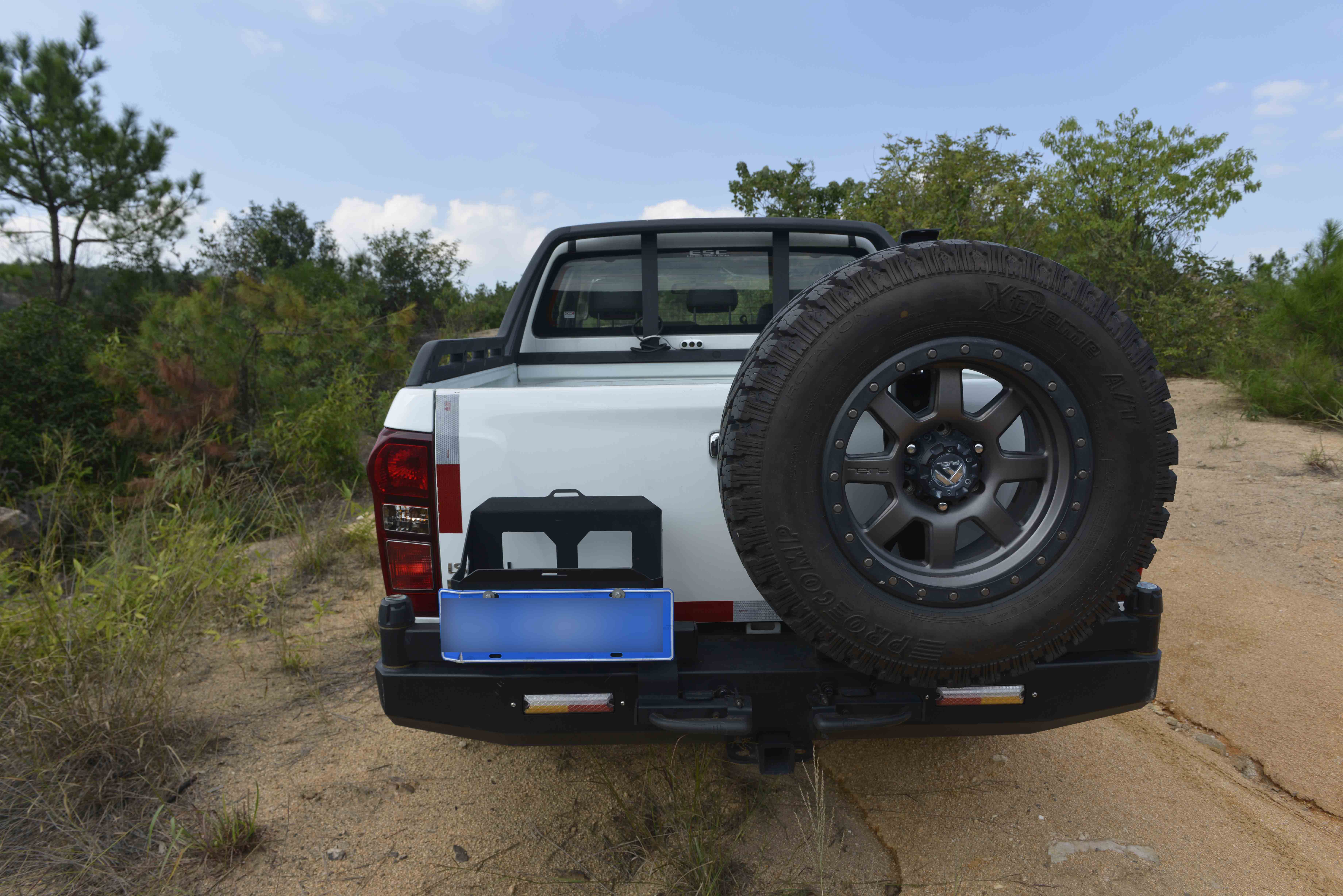 DMAX后杠2