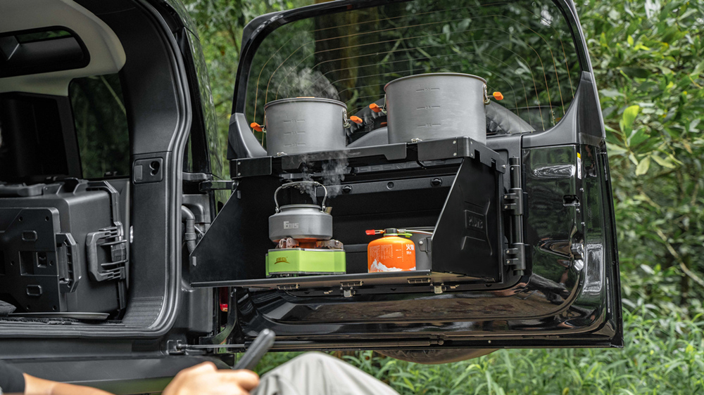 PLUMB Tailgate table.jpg