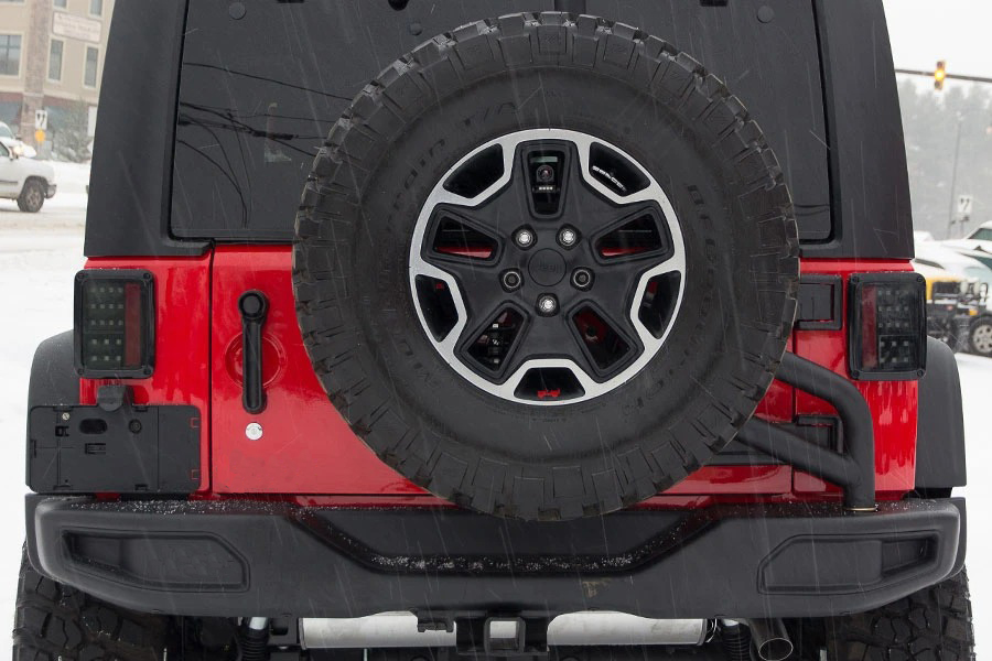 aev-10305020aa-tire-carrier_1